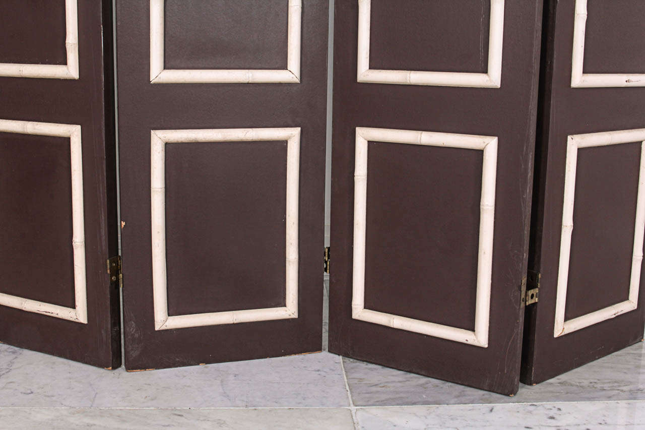 20th Century Pair of Hollywood Regency Painted Wood Screens with Faux Bamboo Trim For Sale