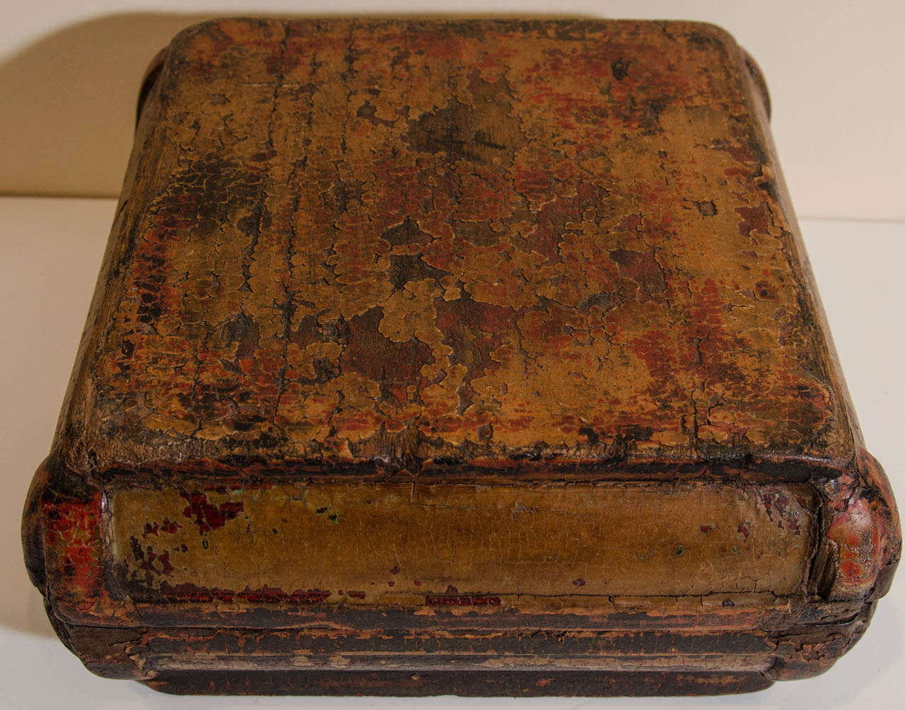 20th Century Lacquered Food Box For Sale