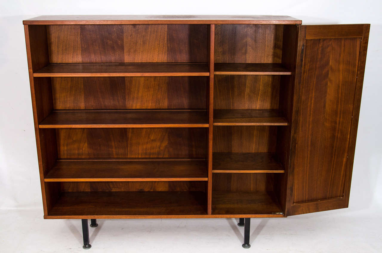 Handsome Walnut Bookcase by Lane In Good Condition In New York, NY
