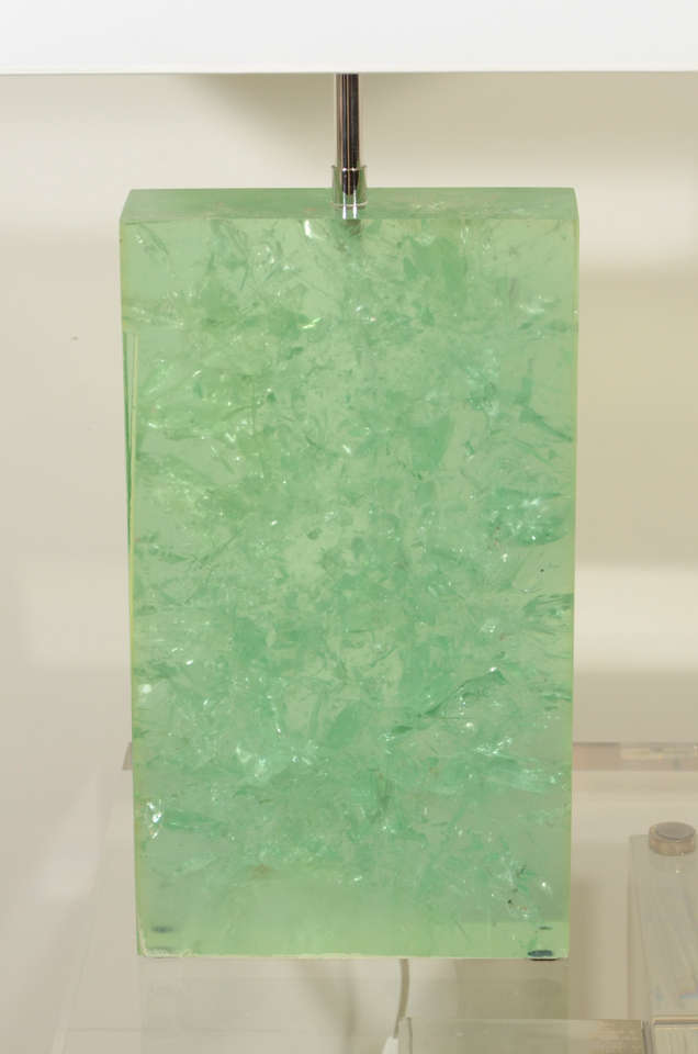 French Marie-Claude de Fouquieres Rectangular Green Resin Crackled Table Lamp For Sale