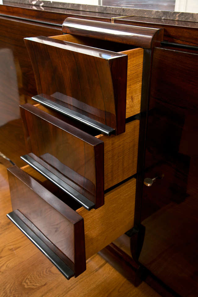 Exceptionally elegant Art Deco Sideboard In Excellent Condition In Westport, CT