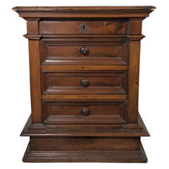 Baroque walnut commode