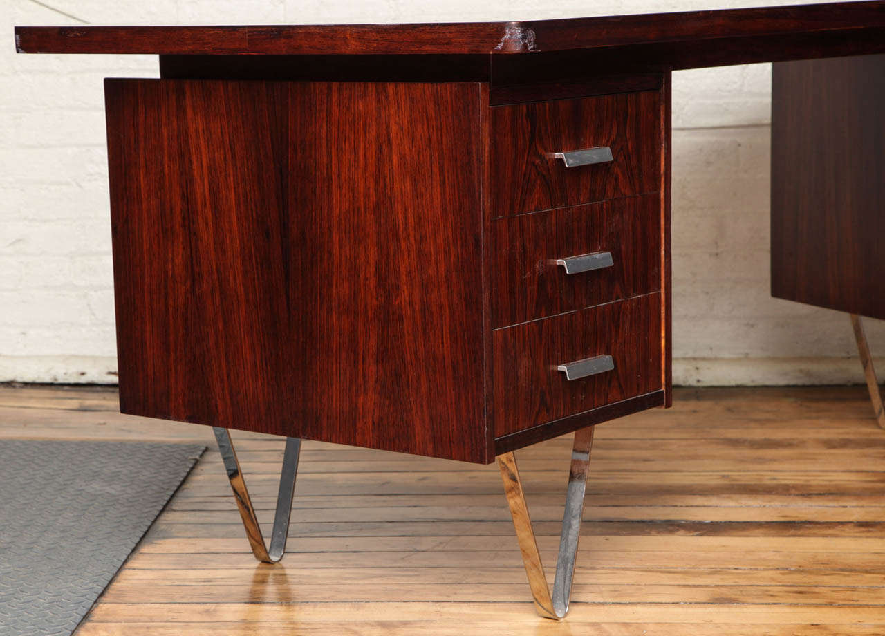 Important Mid-Century Desk For Sale 1