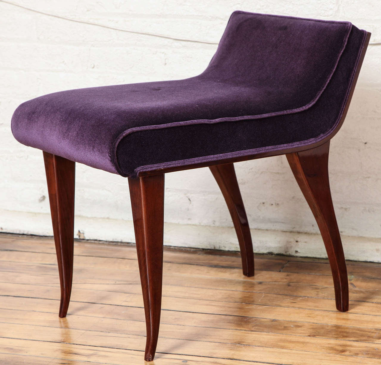 Chic art deco setee / vanity chair in the manner of Alfred De Portneuve. Walnut and aubergine silk velvet upholstery.