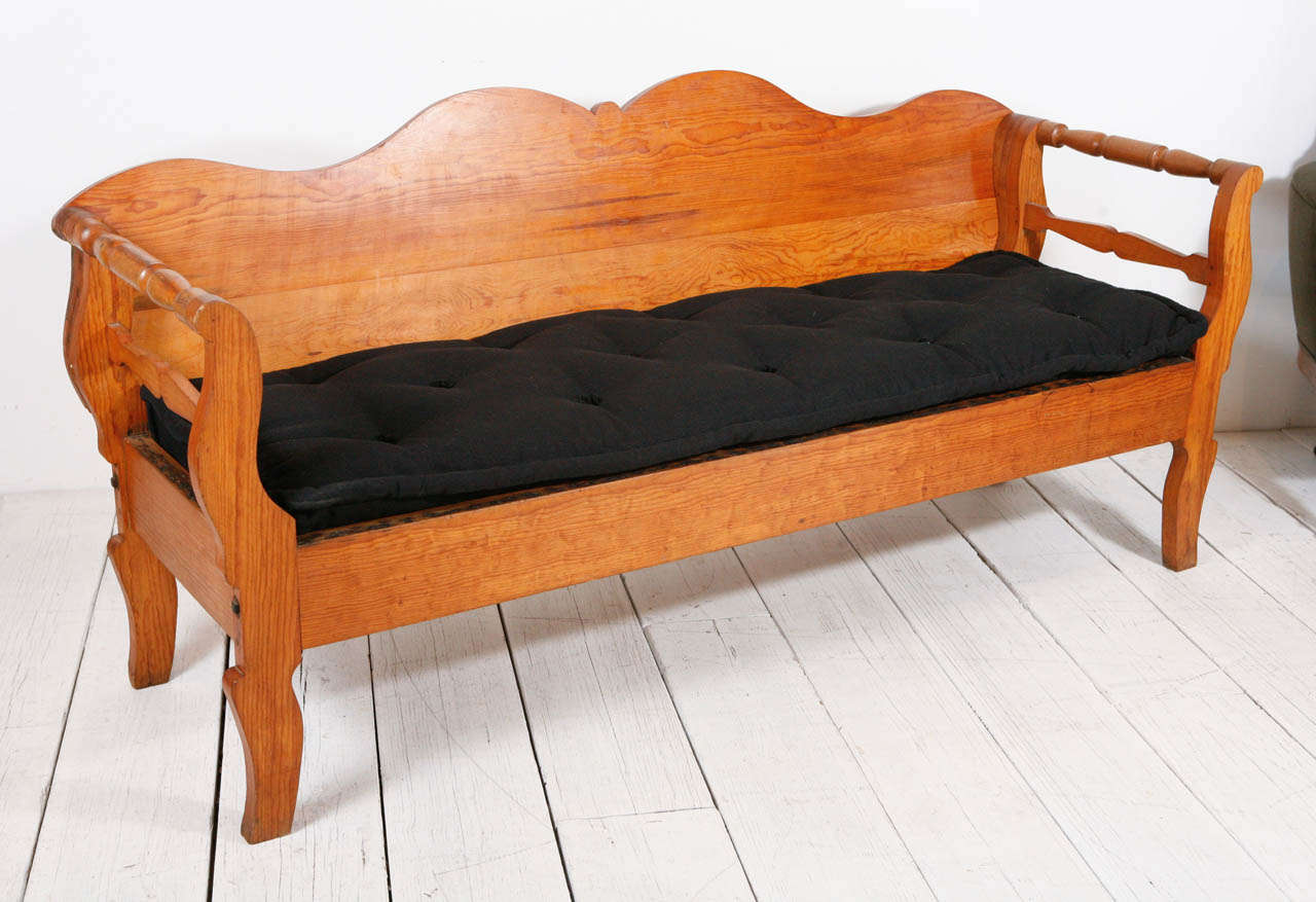 Charming settee with deep hemp-linen mattress style seat.