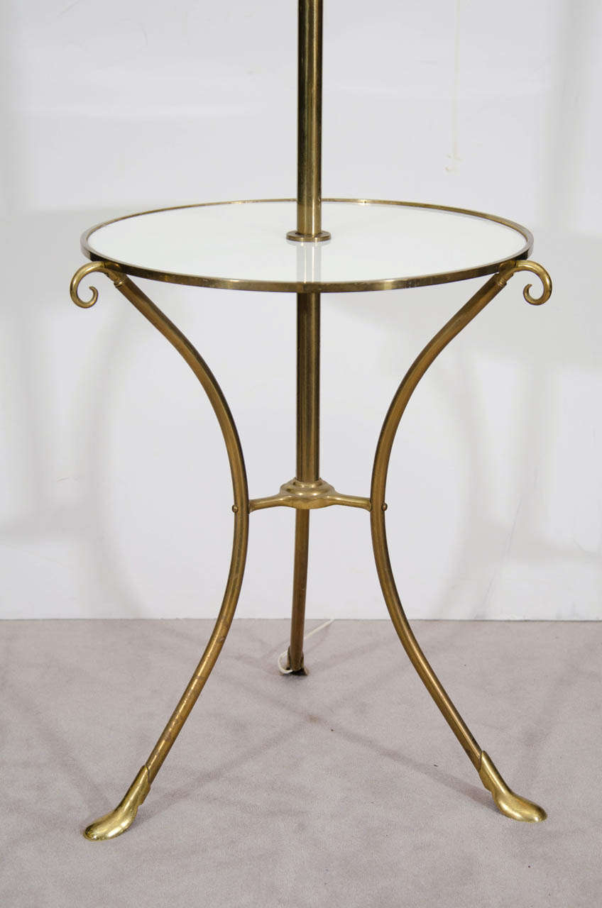 A Mid Century Brass and Glass Lamp Table In Good Condition In New York, NY
