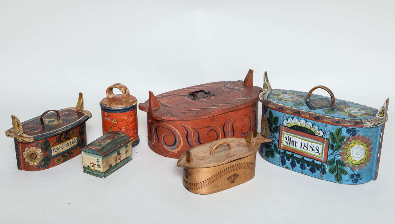Collection of Scandinavian Folk Art Boxes In Good Condition In Greenwich, CT