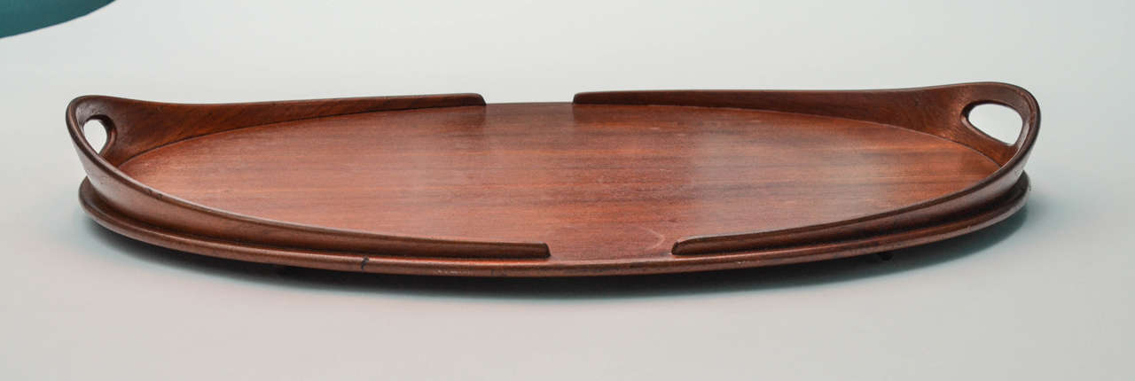 Rare oval gallery tray by Jens Quistgaard, teak. Teak sloping gallery with oval 