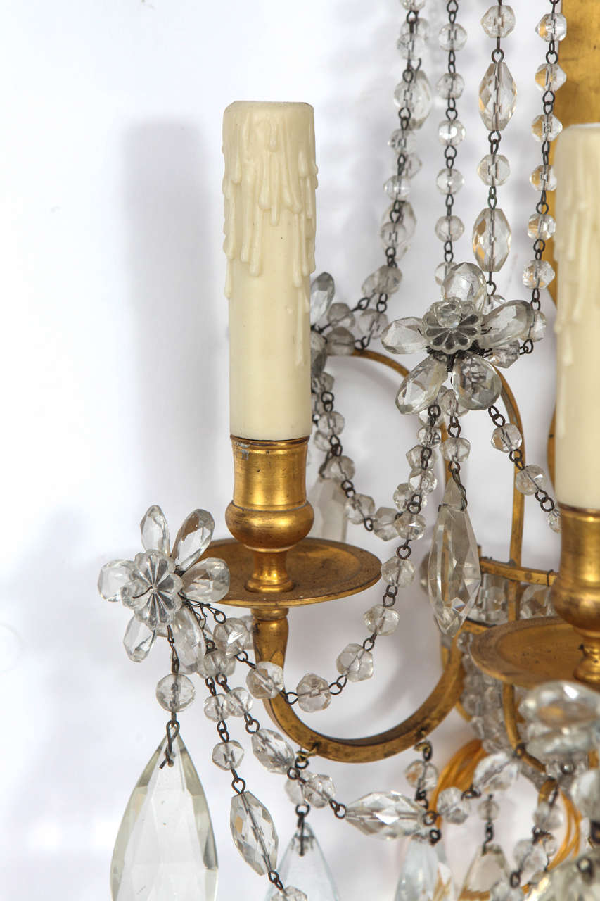 Early 20th Century Pair of 1900s French Doré Bronze and Crystal Sconces For Sale