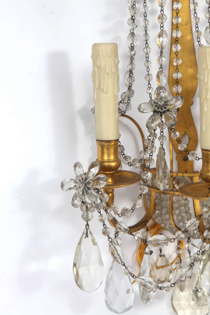 Pair of 1900s French Doré Bronze and Crystal Sconces For Sale 5