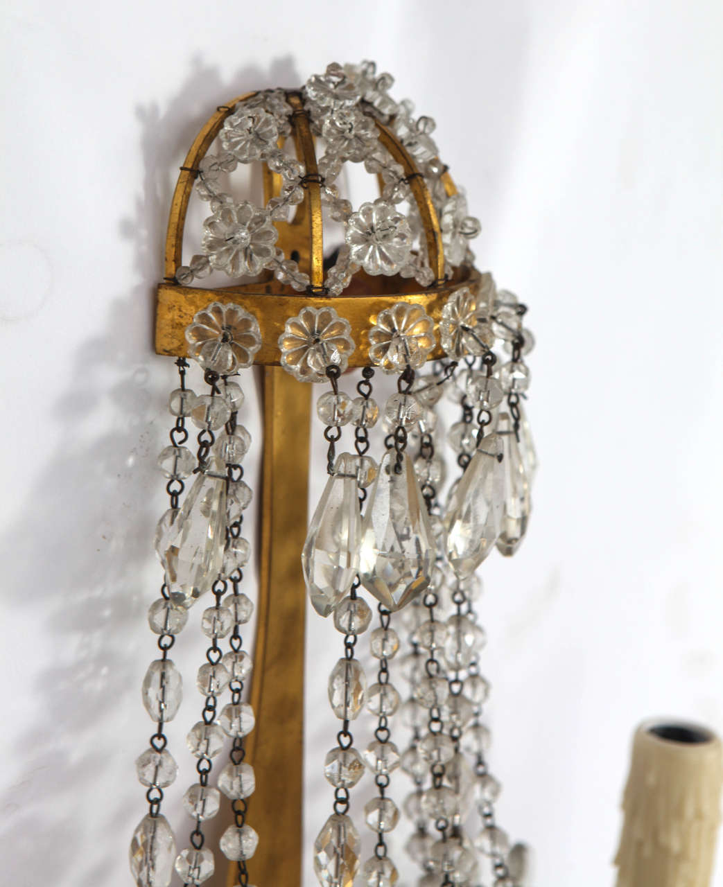 Pair of 1900s French Doré Bronze and Crystal Sconces For Sale 6