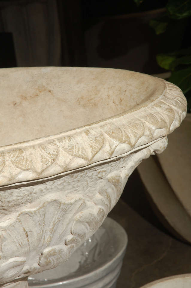 acanthus urn planter