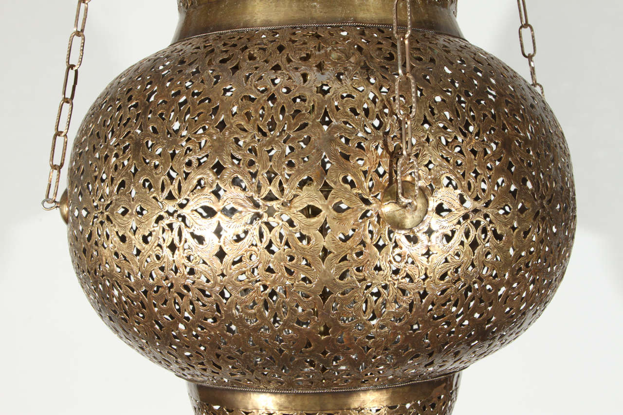 20th Century Large Moroccan Brass Chandelier in Alberto Pinto Style For Sale