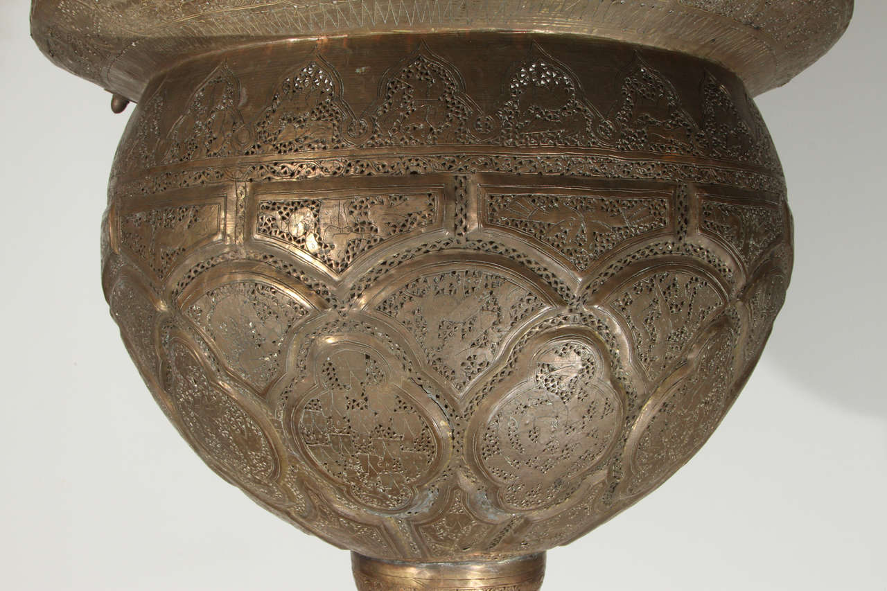 Antike osmanische durchbohrte Messing Hängelampe für Moschee. 4
