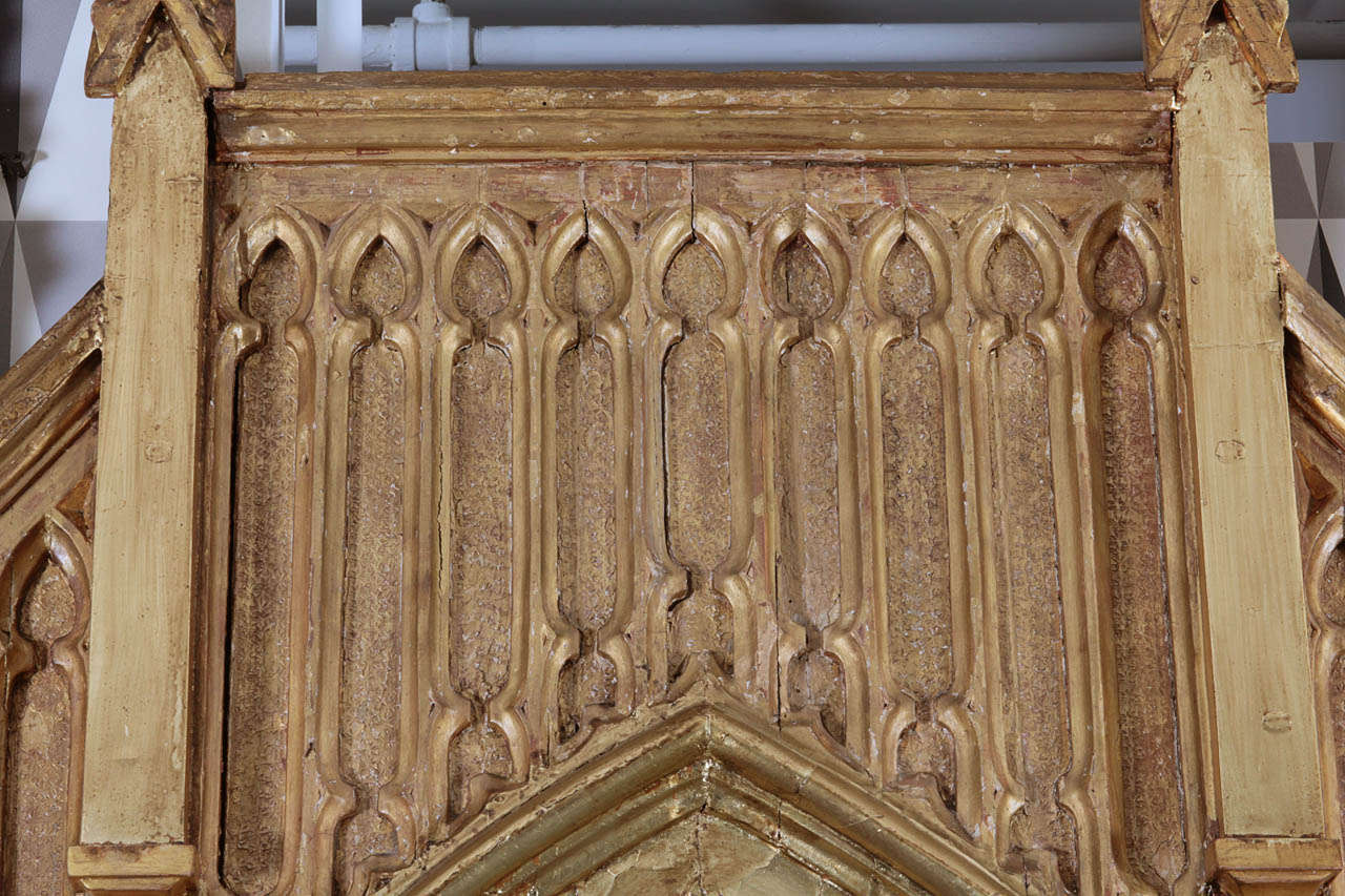 Paire de miroirs en bois doré de style architectural gothique anglais ~9 pieds de haut en vente 6