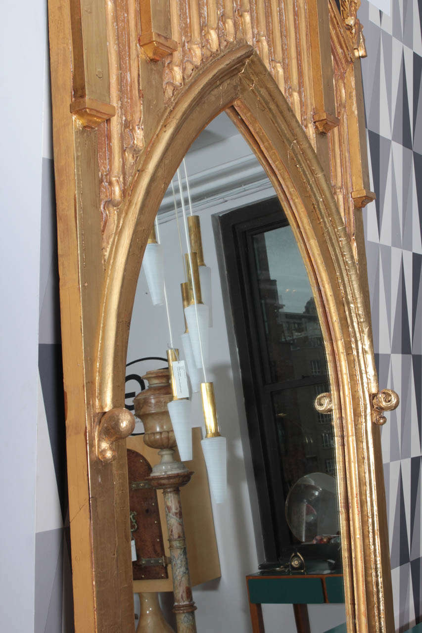 Paire de miroirs en bois doré de style architectural gothique anglais ~9 pieds de haut en vente 7