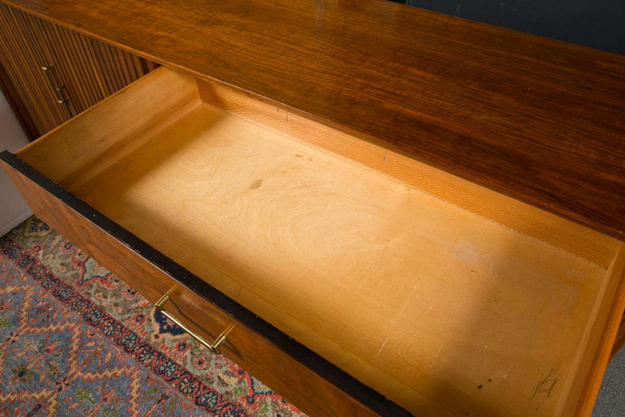 Mid Century Modern Rosewood Danish Dresser In Good Condition In Stamford, CT