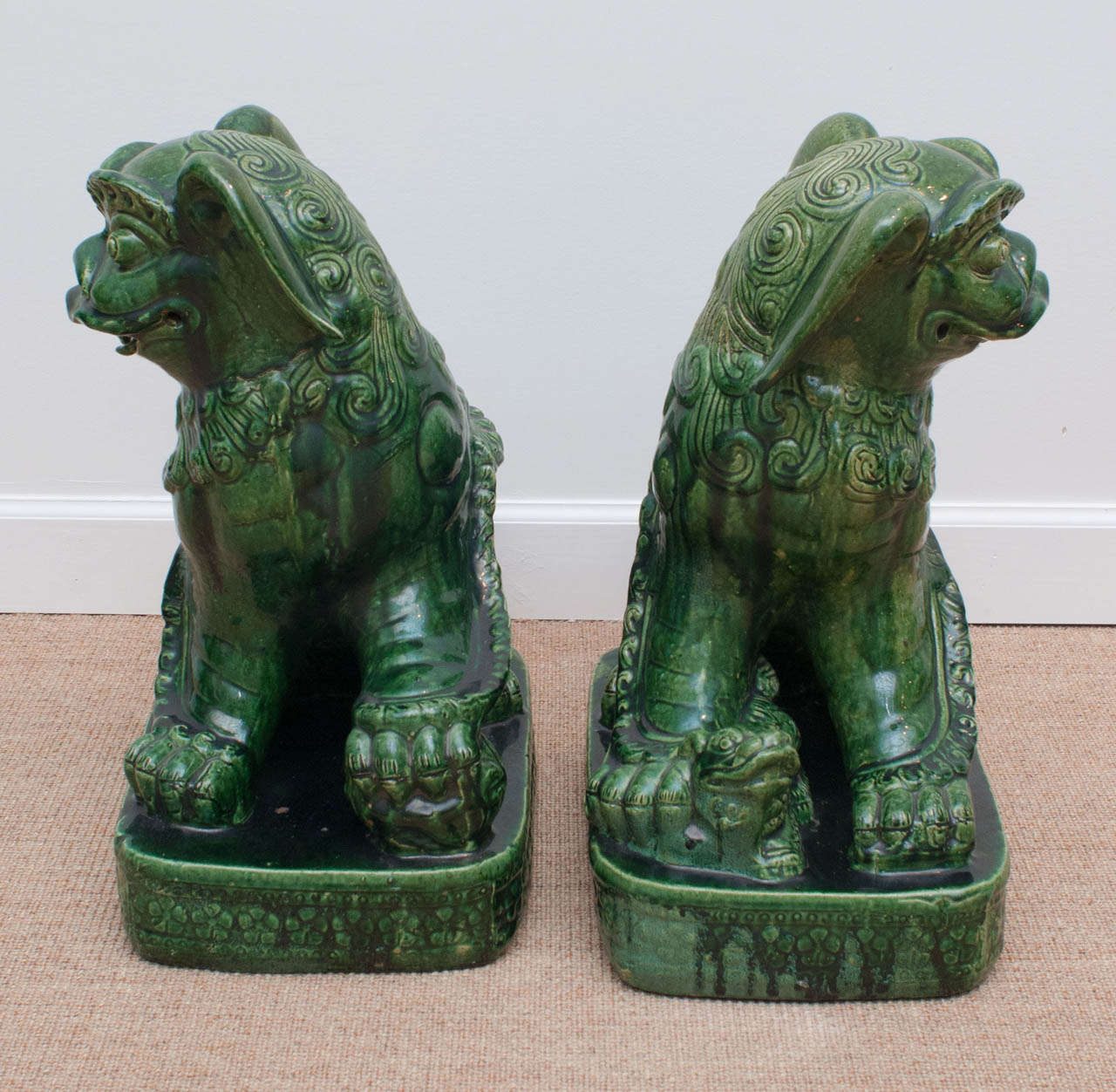 Large Pair Chinese Pottery Foo Dogs In Excellent Condition For Sale In Kensington, MD