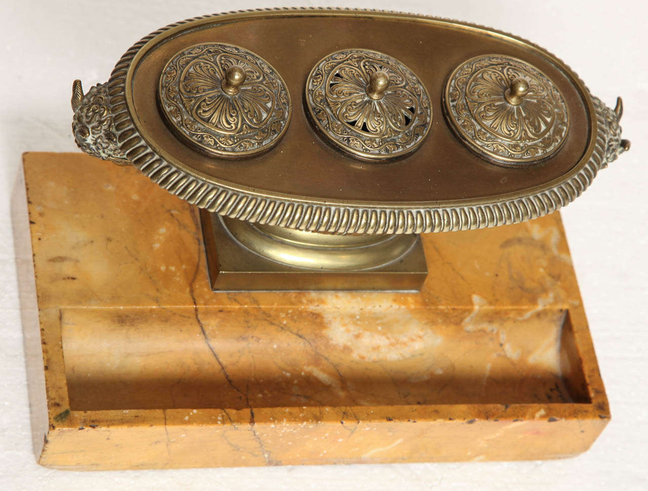 19th Century French, Bronze and Marble Inkwell In Good Condition For Sale In New York, NY