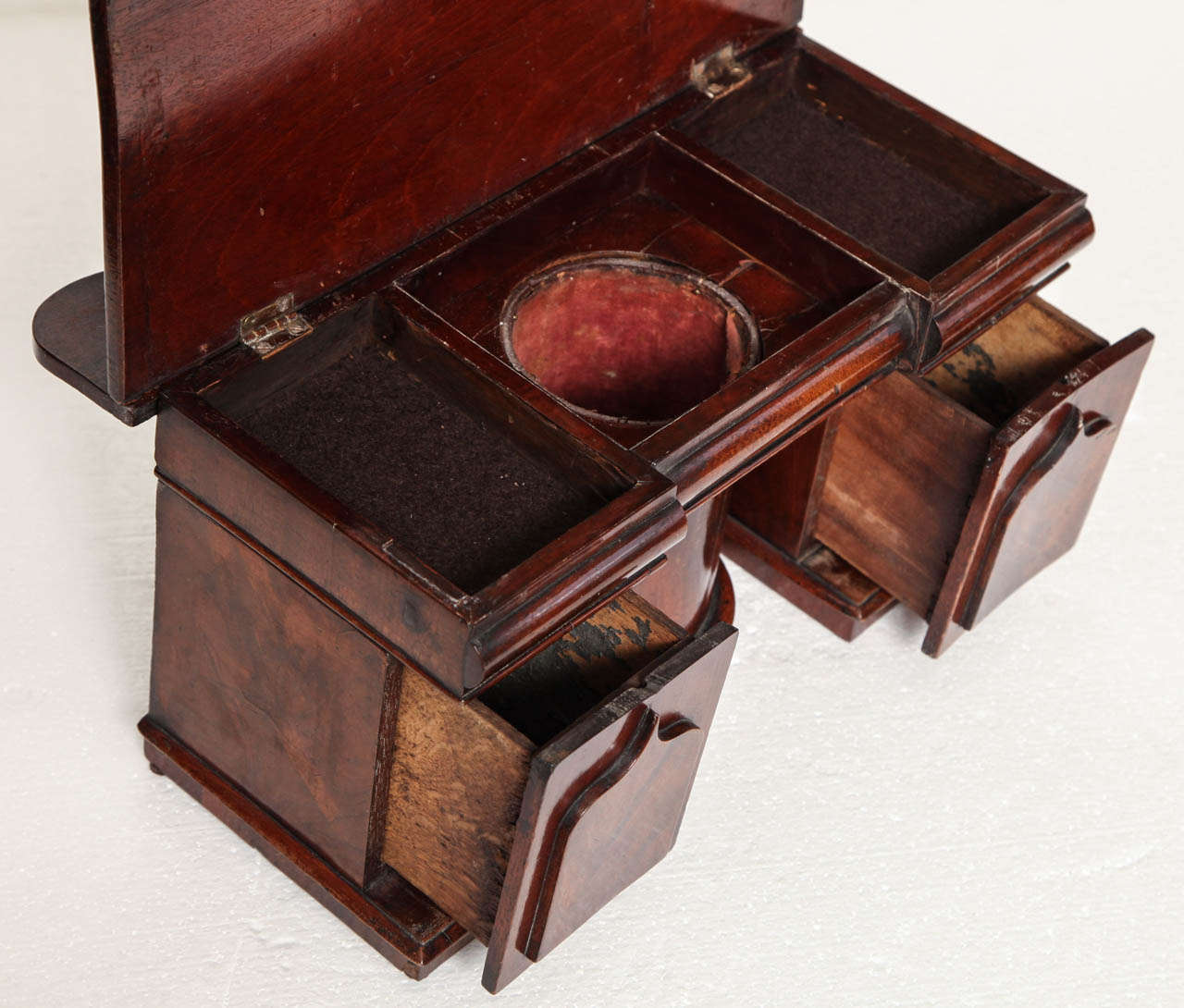 19th Century Tea Caddy as a Model of a Sideboard In Good Condition For Sale In New York, NY