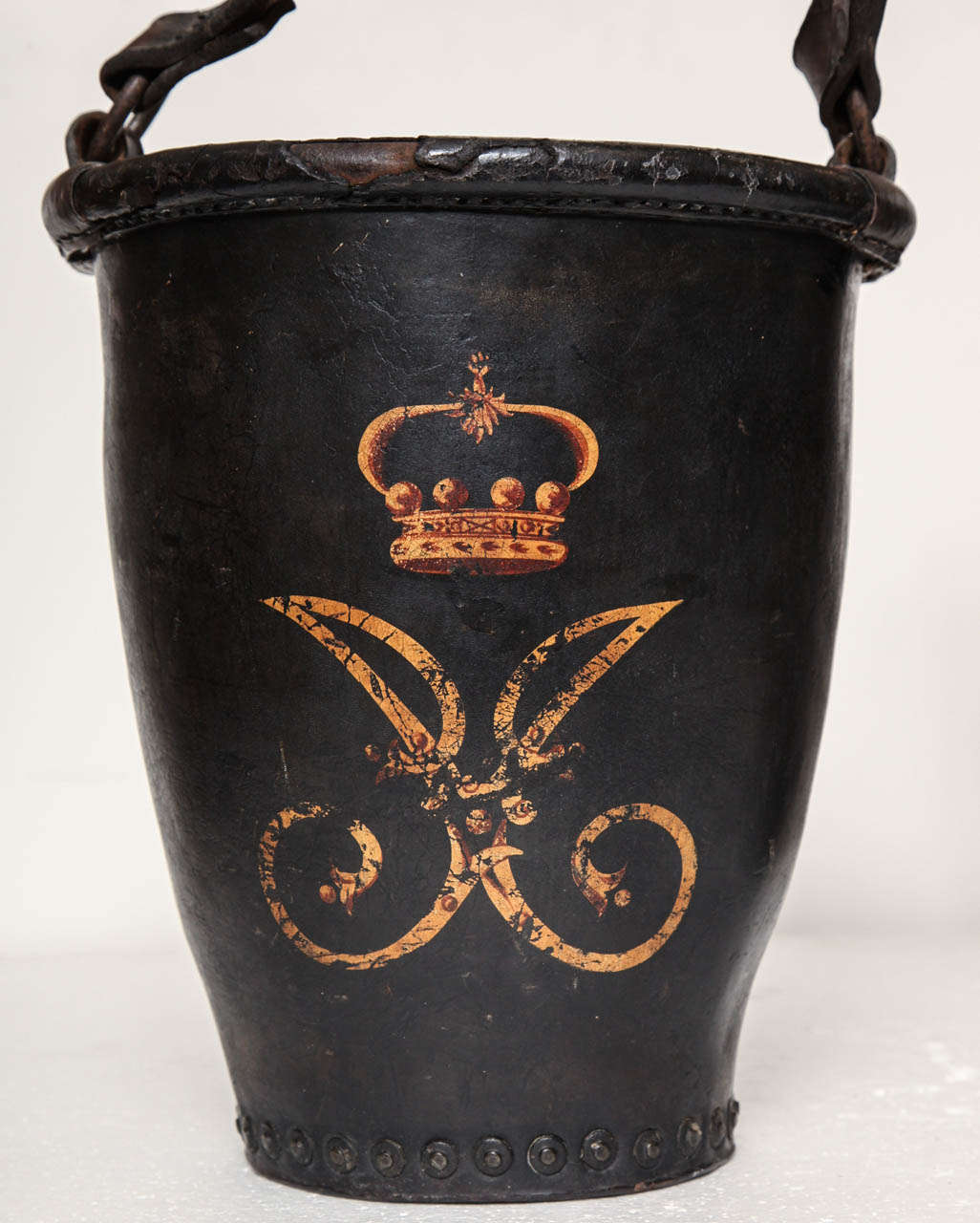 Pair of Fire Buckets from Dromoland Castle In Excellent Condition For Sale In New York, NY