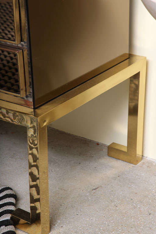 Mirrored Cabinet with Brass detail For Sale 4