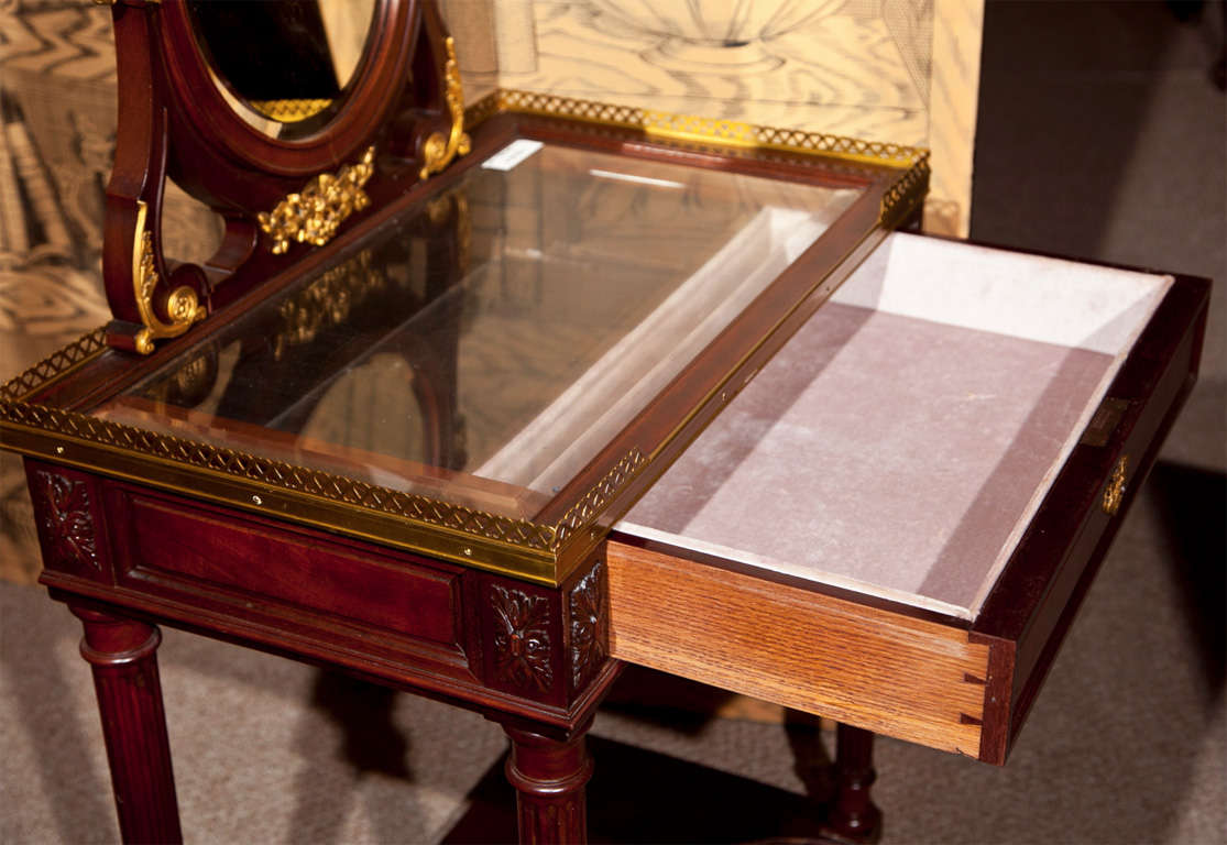 French Louis XIV Style Vanity Vitrine Table 3