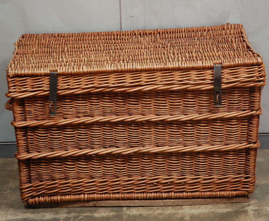 Vintage Wicker Trunk With Lid At 1stdibs This Is A Larger Wicker Basket Having Hinged Lid Handles Clips And