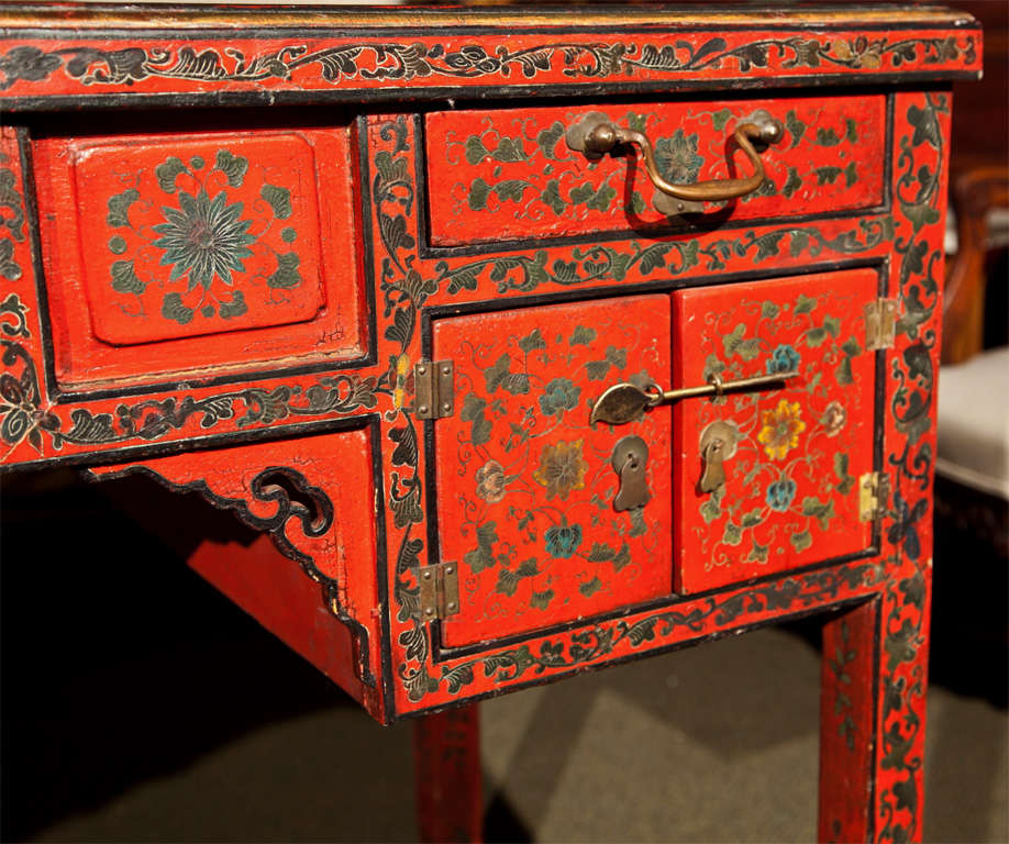 Red Lacquer Chinoiserie Desk In Good Condition In Stamford, CT