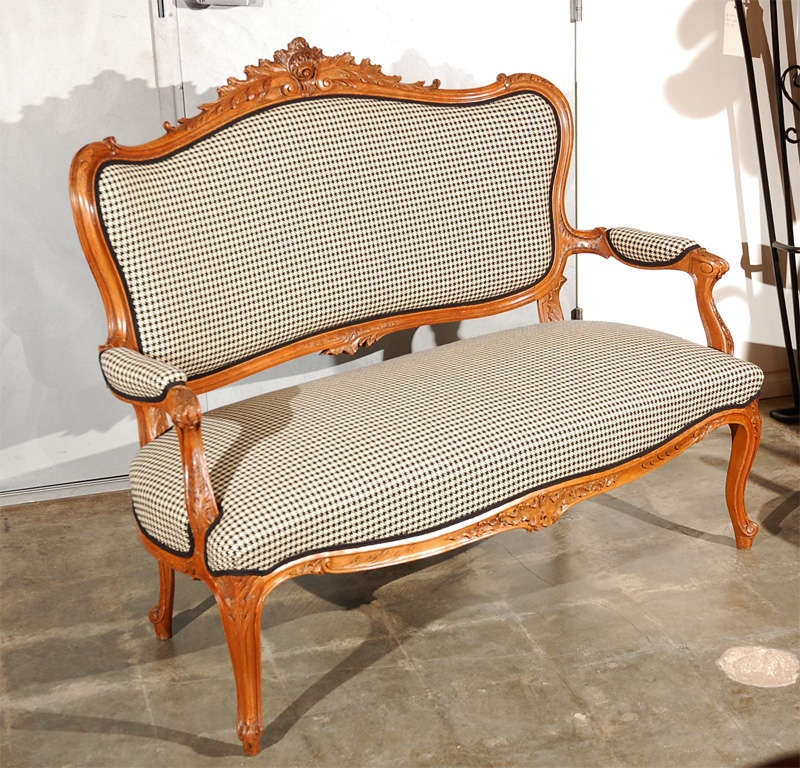 Walnut Antique Louis XV Style Canape For Sale