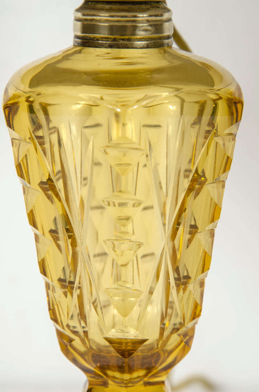 American Art Deco Amber Etched and Faceted Balustrade Form Table Lamp For Sale 2