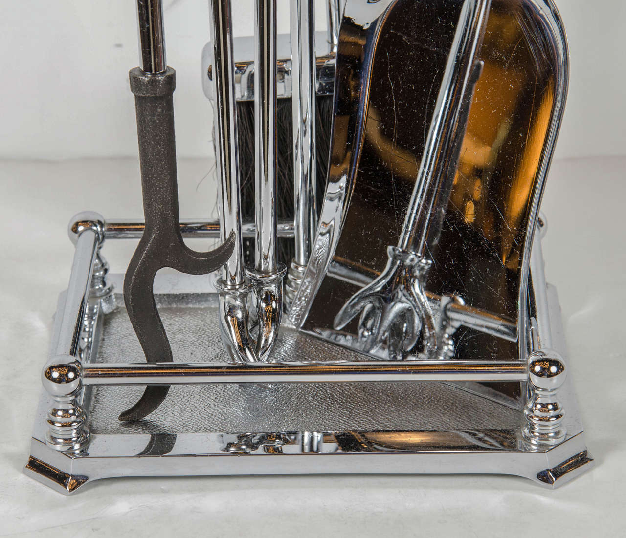 Sophisticated Mid-Century Modernist Chrome Four-Piece Fire Tool Set In Excellent Condition In New York, NY