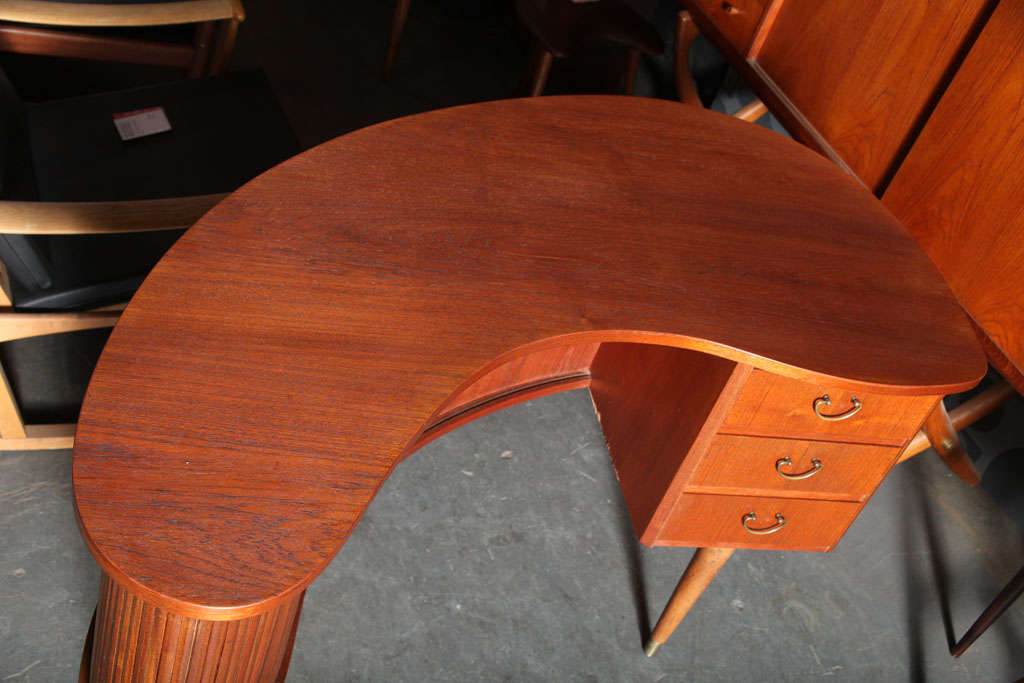 Danish Modern Kidney-Shaped Teak Desk with Tambour Doors 5