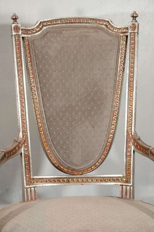 A Fine Neoclassical  Gilt wood Dining Chairs Set For Sale 3