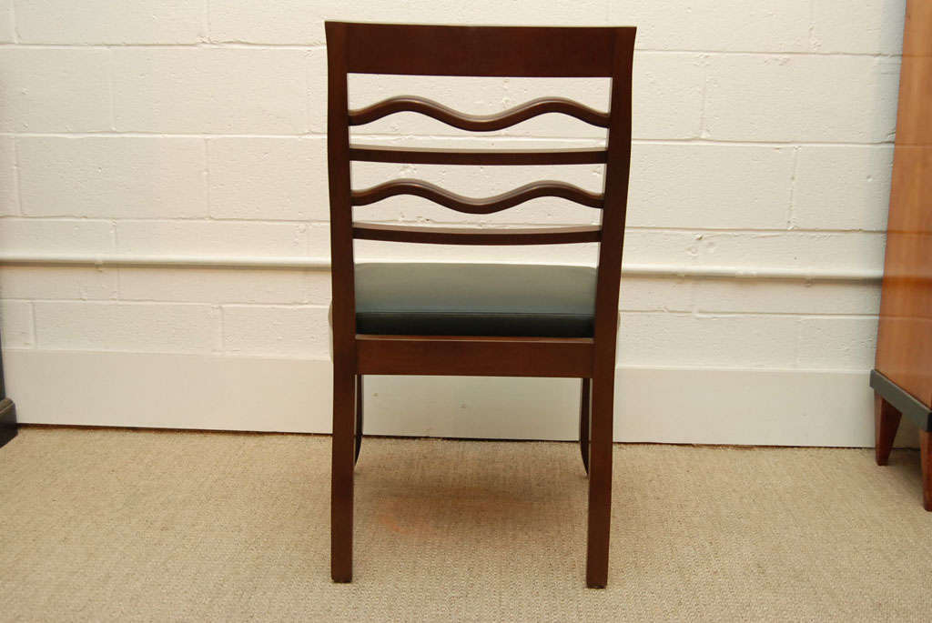 A Pair of Walnut Arm Chairs In Excellent Condition For Sale In Hudson, NY