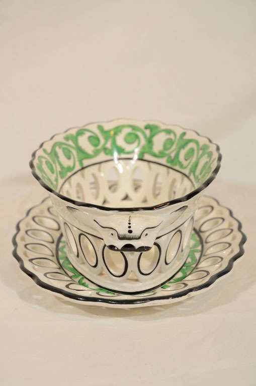 A Pair of Spode Creamware Baskets and Stands In Excellent Condition In Katonah, NY