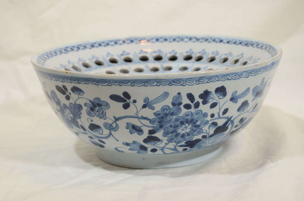 A Rare Blue and White Dutch Delft Flower Bowl (Tulipiere) 6