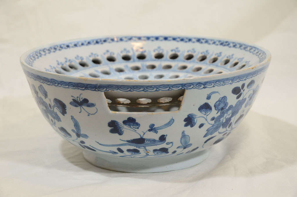 A Rare Blue and White Dutch Delft Flower Bowl (Tulipiere) 3