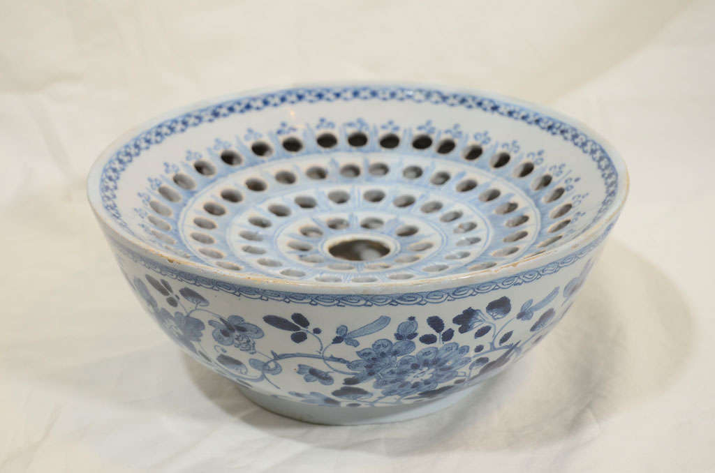 18th Century and Earlier A Rare Blue and White Dutch Delft Flower Bowl (Tulipiere)
