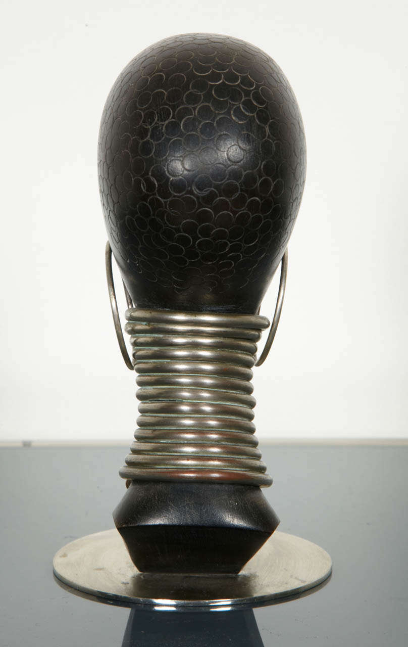 Milieu du XXe siècle tête de femme en ébène Art Déco des années 1930 par Karl Haguenauer