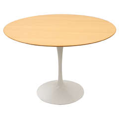Eero Saarinen Dining Table for Knoll. 42" Round