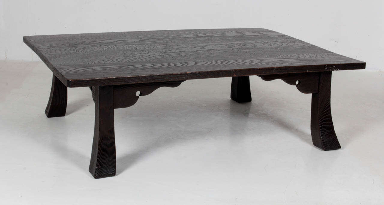 Japanese Showa Period ebonized cypress occasional table c. 1930 In Excellent Condition For Sale In New York, NY