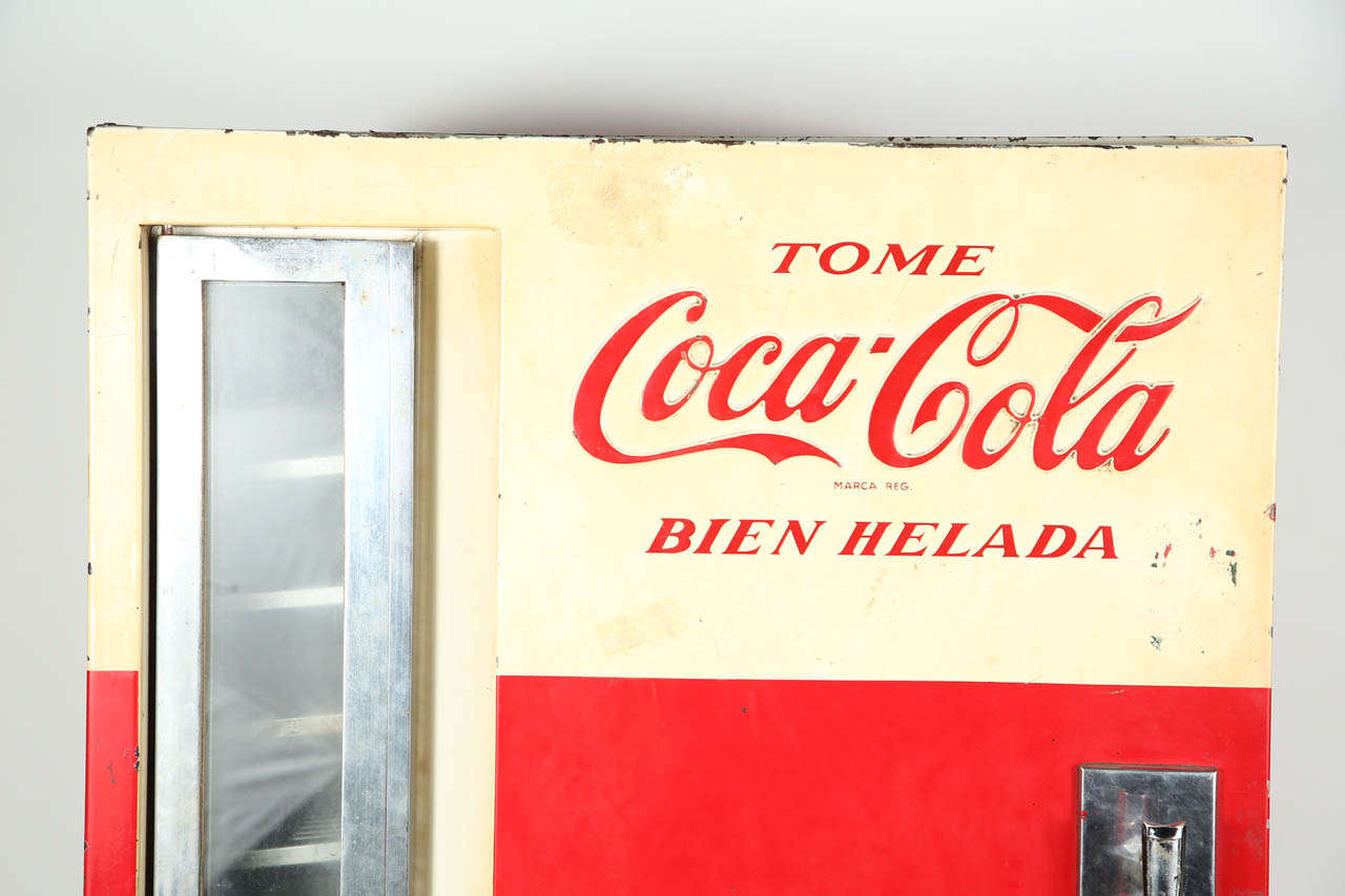 Vintage Coca Cola Machine from Argentina 1