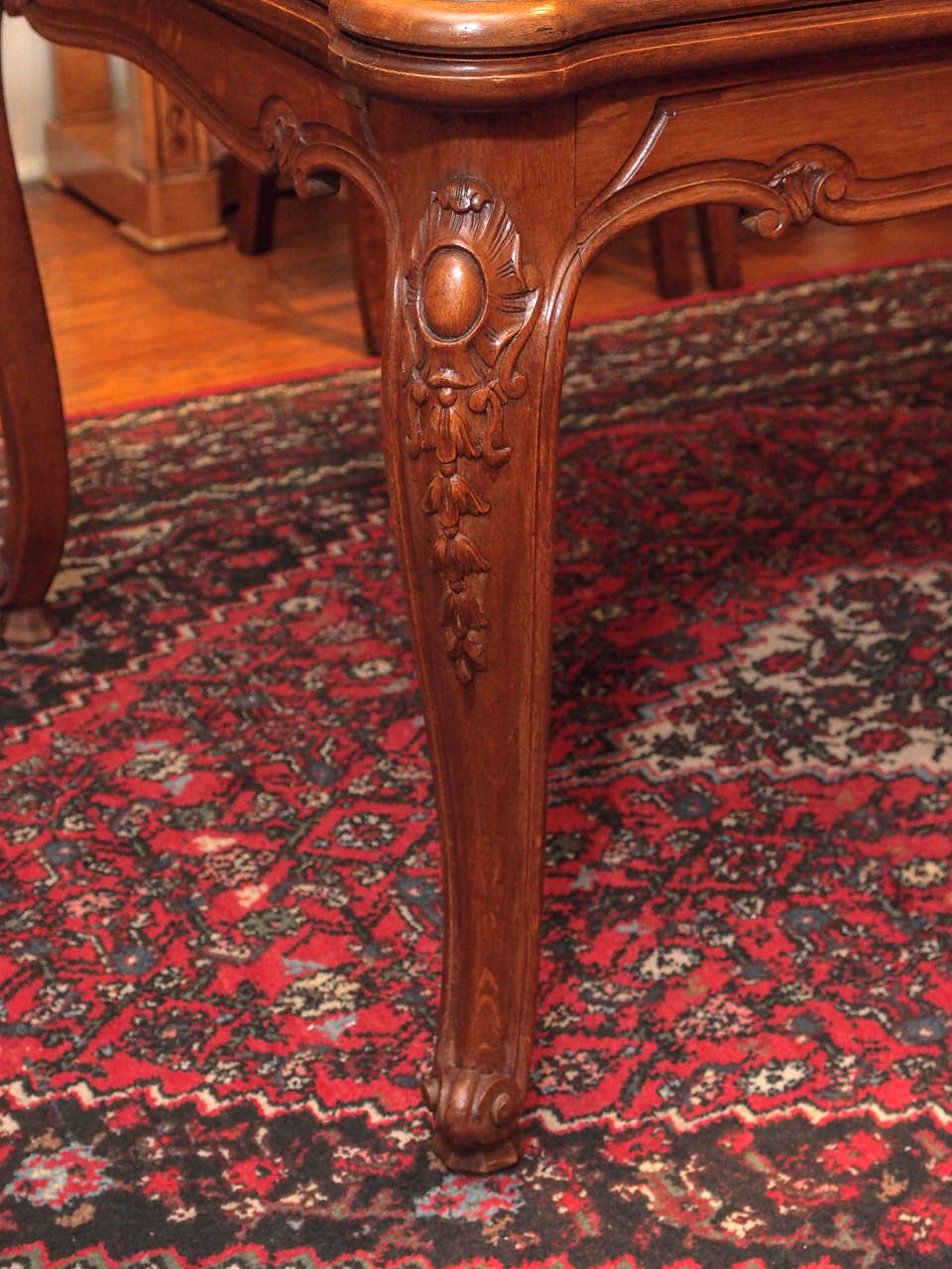Antique Oak Parquet Draw-Leaf Dining Table, circa 1910-1920 In Excellent Condition In New Orleans, LA