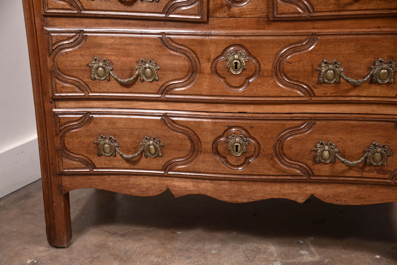 18th Century Four-Drawer Louis XV Walnut Commode In Good Condition For Sale In Houston, TX