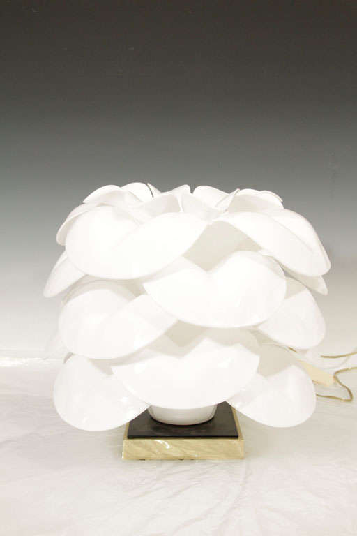 Mid Century Rougier White Lucite Flower Petal Table Lamp 3