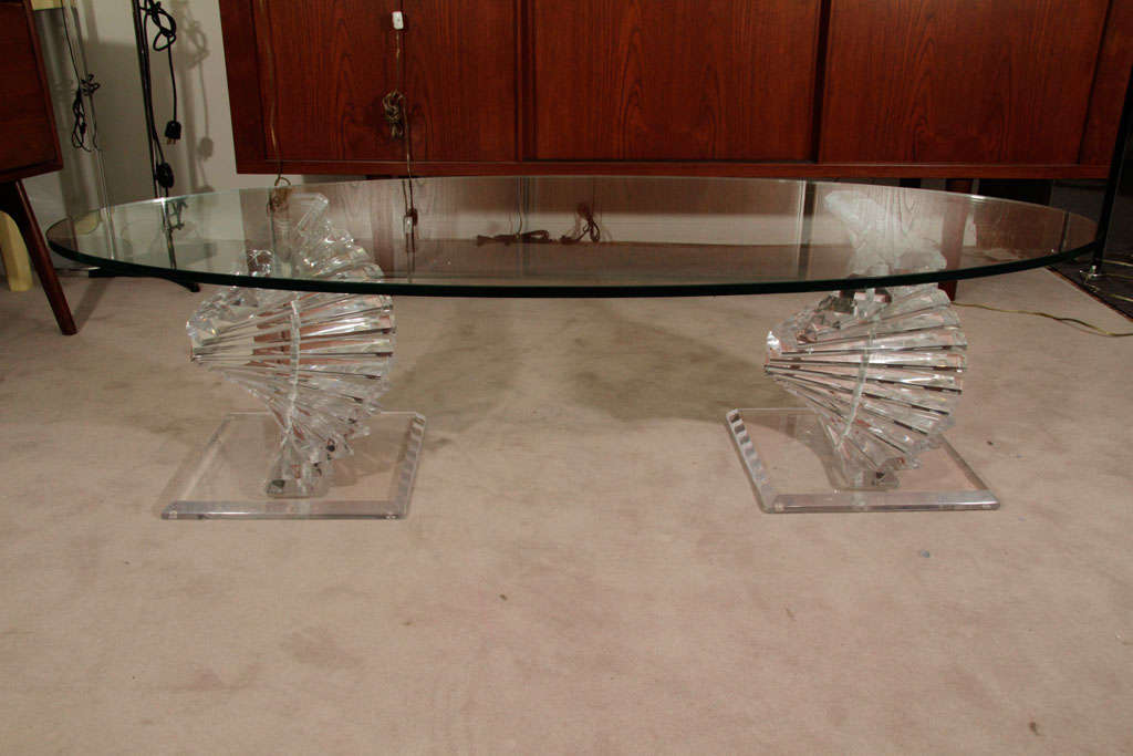 20th Century Modern Lucite and Glass Coffee Table with Spiral Colume Base