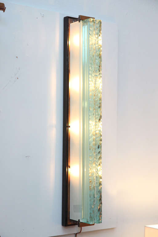 Rare Pair of Chipped Crystal Sconces by Fontana Arte 2