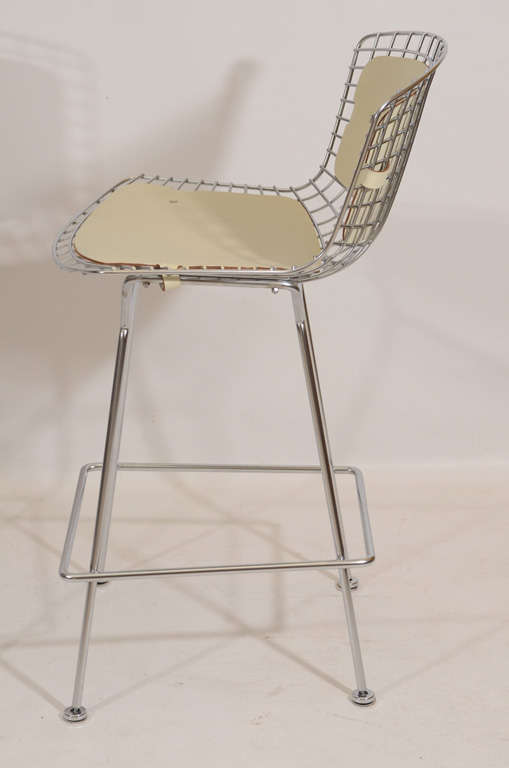 Pair of Bertoia Bar Stools In Good Condition In New York, NY