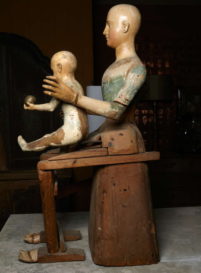 Italian Sculpted Madonna & Child Santos 18th Century For Sale 1